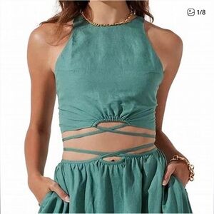 Astr Green Sleeveless Crop Tie Front Tank Top‎ Size M